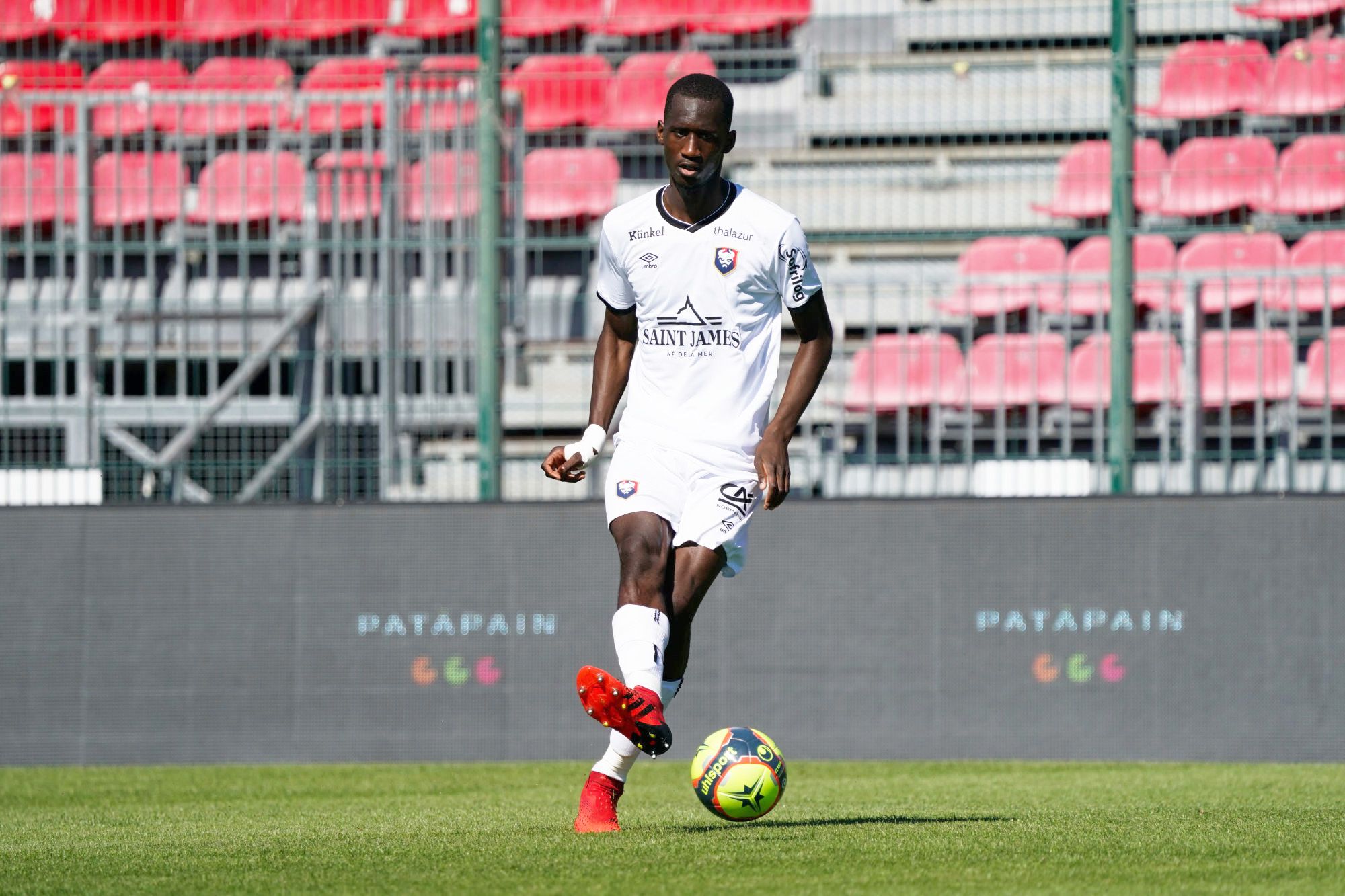 Première délicate pour Jason Ngouabi avec le FC Sète
