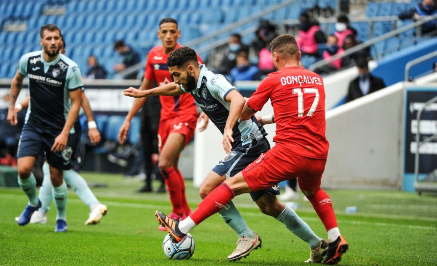 Nabil ALIOUI of Le Havre and Anthony GONCALVES of Caen during the Ligue 2 BKT match between Le Havre and Caen on November 21, 2020 at Stadium Oceane, in Le Havre, France. (Photo by Johnny Fidelin/Icon Sport) - Stade Oceane - Le Havre (France)